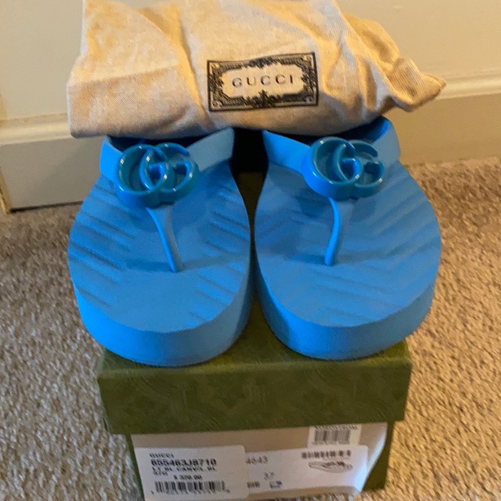 Gucci flip flops